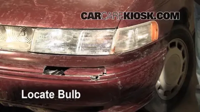 1993 Mercury Sable GS 3.8L V6 Sedan Lights Turn Signal - Front (replace bulb)